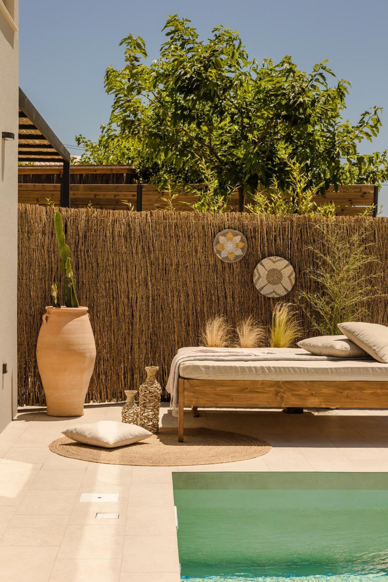 Hilaritas Luxury Suites Sea View, Private Pool & Jacuzzi Paradise Ratzaklion Exterior photo