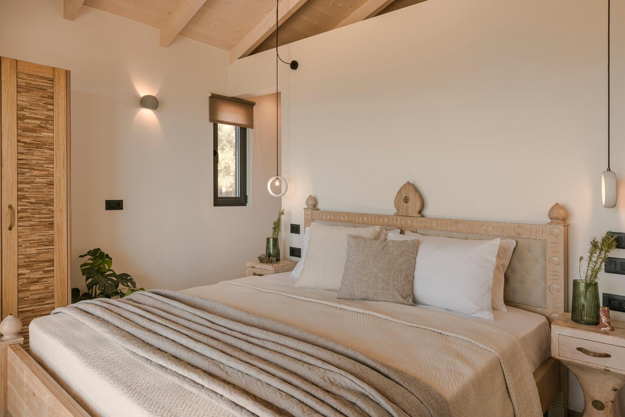 Hilaritas Luxury Suites Sea View, Private Pool & Jacuzzi Paradise Ratzaklion Exterior photo