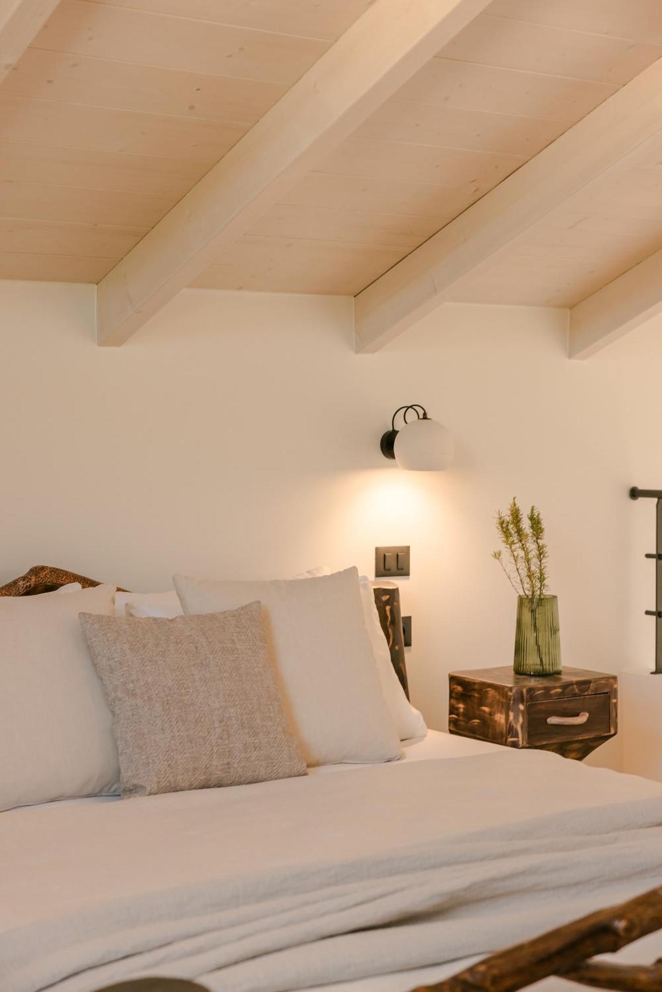 Hilaritas Luxury Suites Sea View, Private Pool & Jacuzzi Paradise Ratzaklion Exterior photo